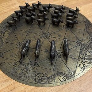 BAGH CHALLENGE Animal Chess Set